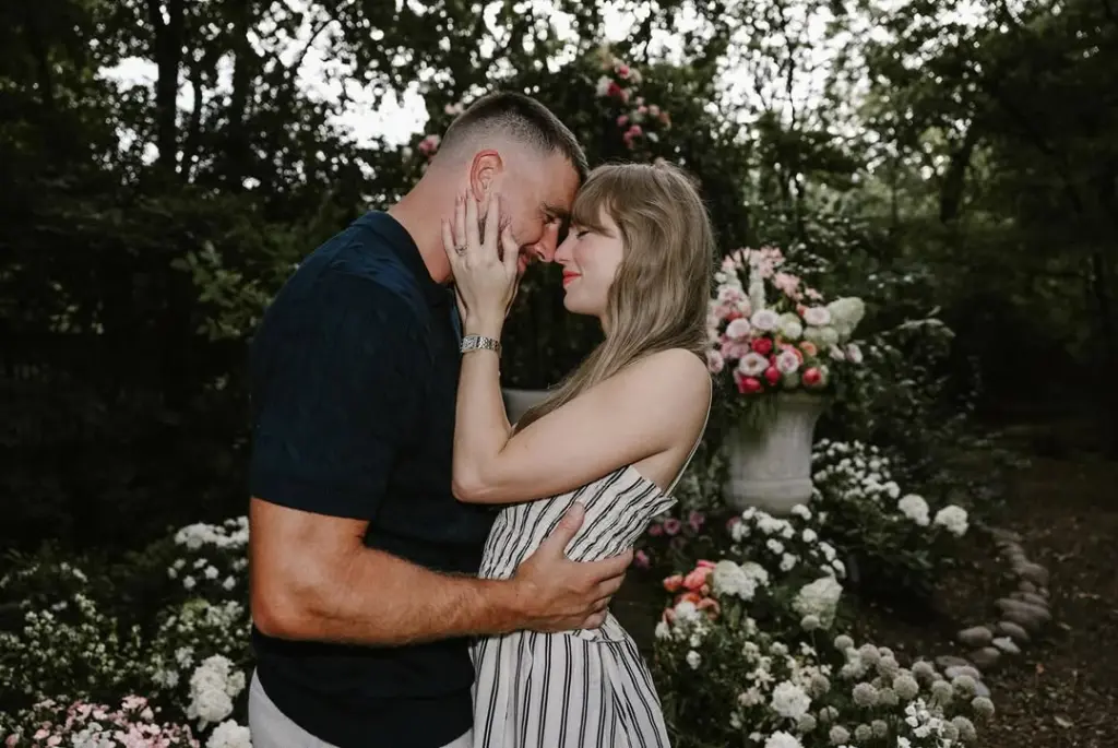 Taylor Swift Engaged